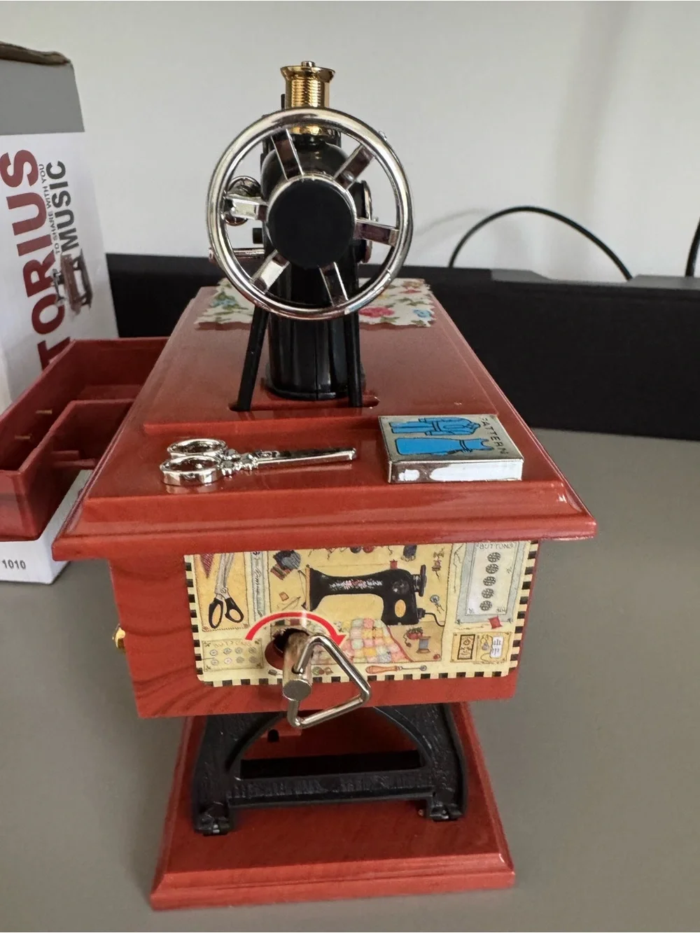 Vintage-Style Black & Red Decorative Sewing Machine for Home Office